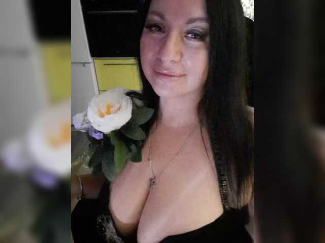 Nikoletta25 live cam preview