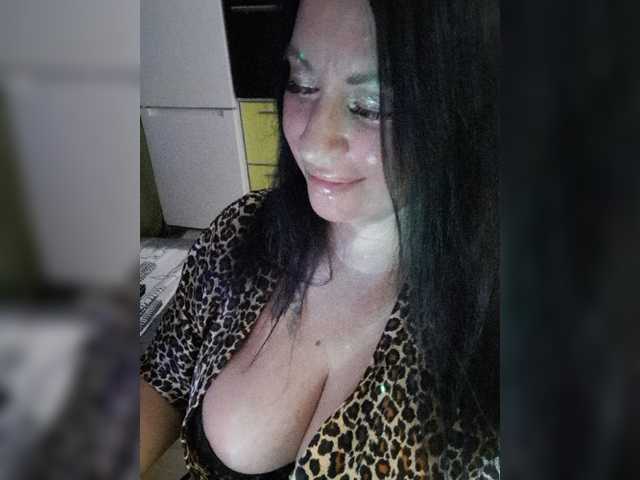 Nikoletta25 live cam on BongaCams
