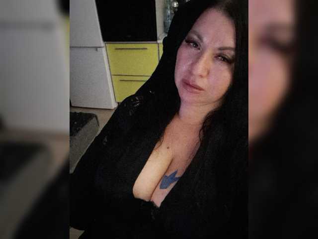Nikoletta25
