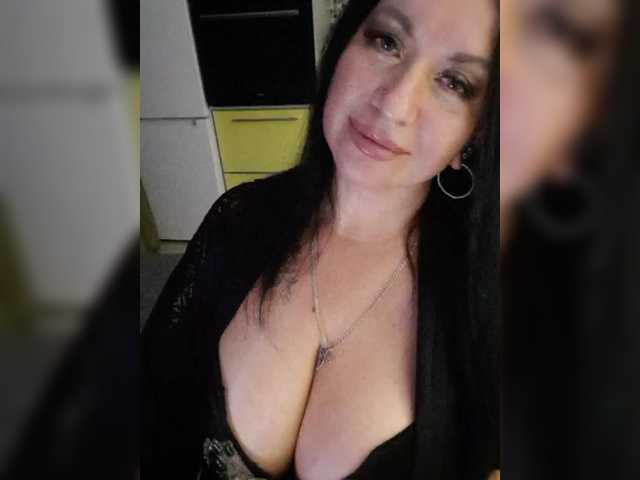 Nikoletta25 live cam preview