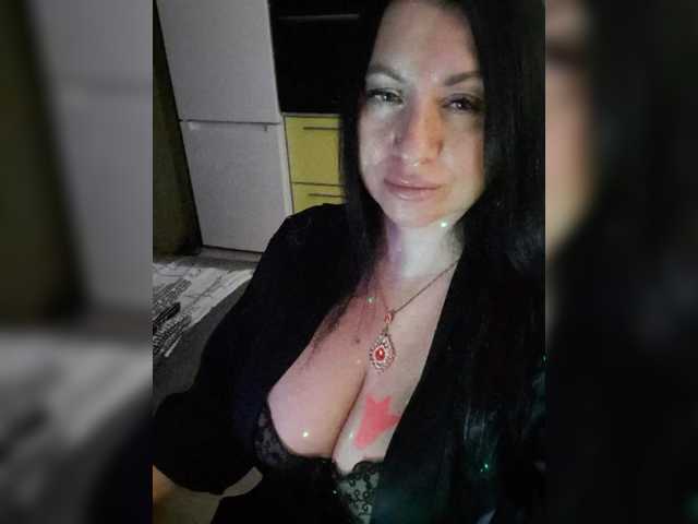 Nikoletta25 live cam on BongaCams
