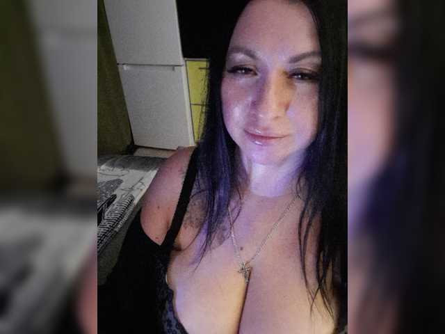 Nikoletta25