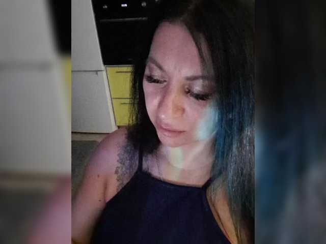 Nikoletta25 live cam on BongaCams