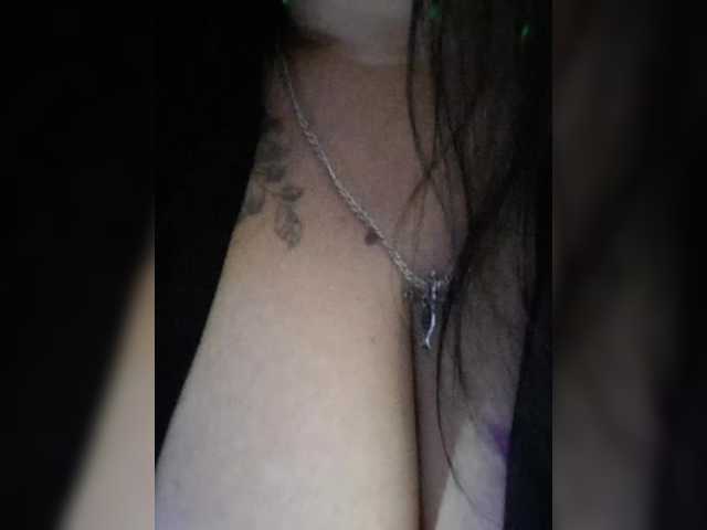 Nikoletta25 live cam preview