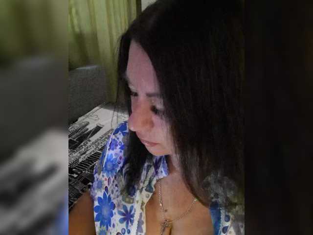 Nikoletta25 live cam on BongaCams