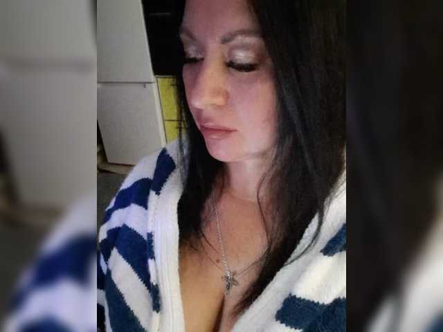 Nikoletta25, live now on BongaCams