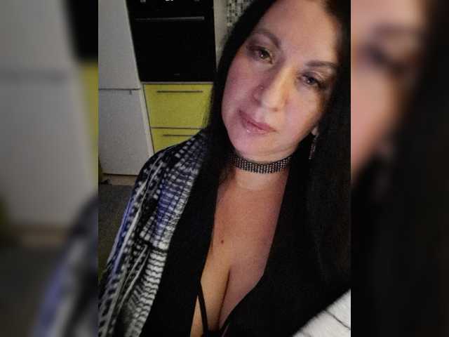 Nikoletta25