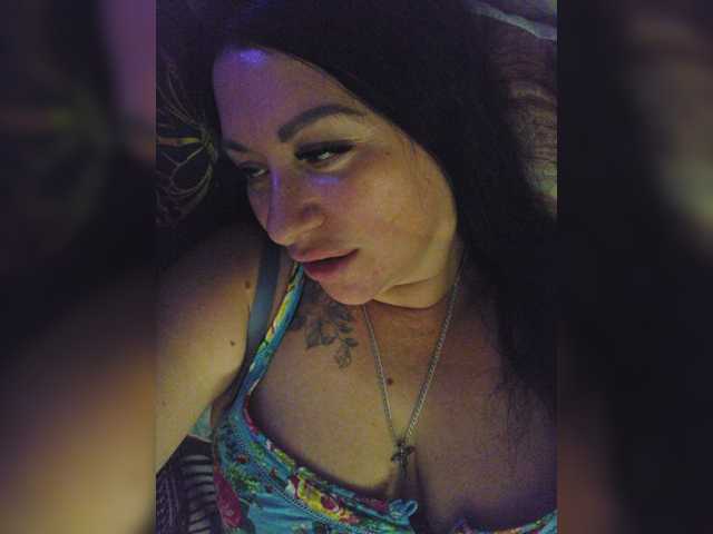Nikoletta25 live cam