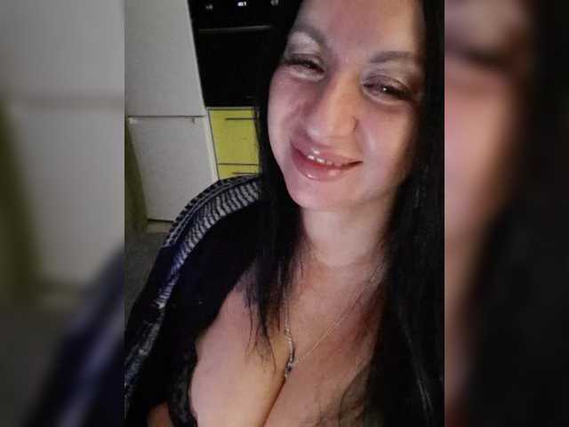 Nikoletta25