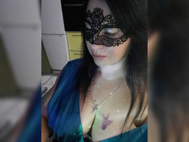Nikoletta25 live cam on BongaCams