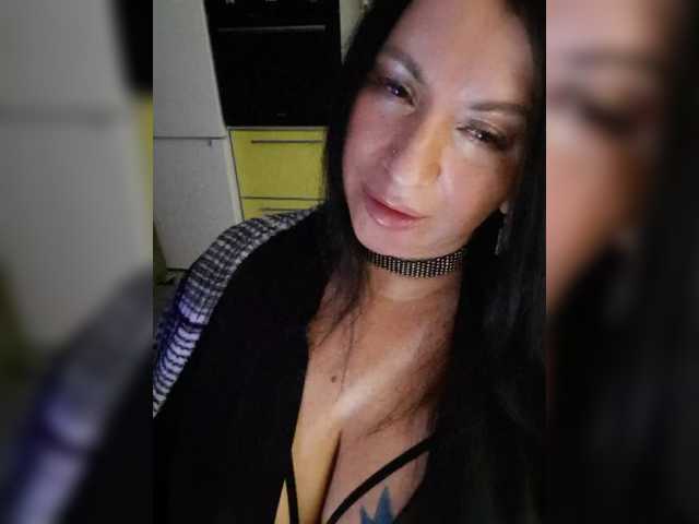 Nikoletta25