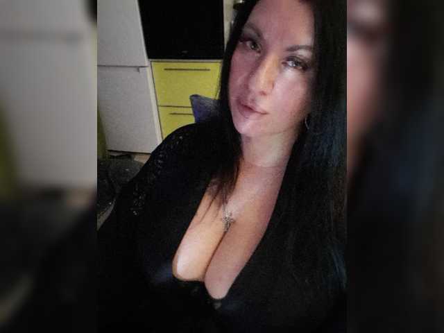 Nikoletta25