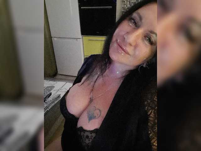 Nikoletta25 live cam on BongaCams