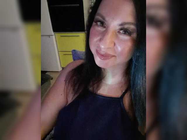Nikoletta25