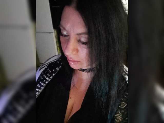Nikoletta25 live cam on BongaCams