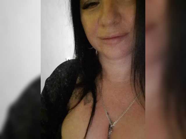 Nikoletta25 live cam on BongaCams