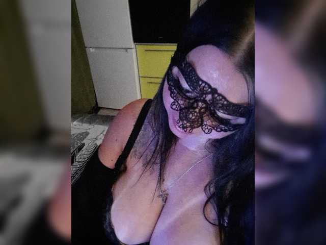 Nikoletta25 live cam on BongaCams