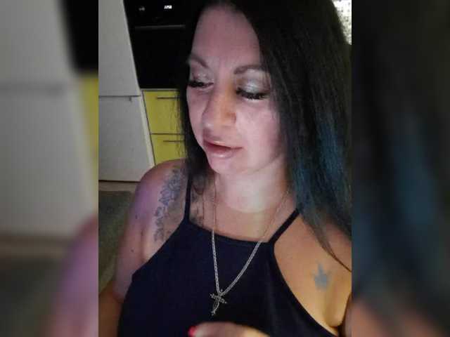 Nikoletta25 live cam on BongaCams
