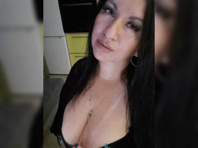 Nikoletta25