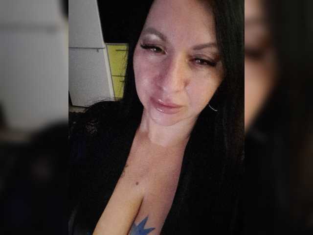 Nikoletta25 live cam on BongaCams