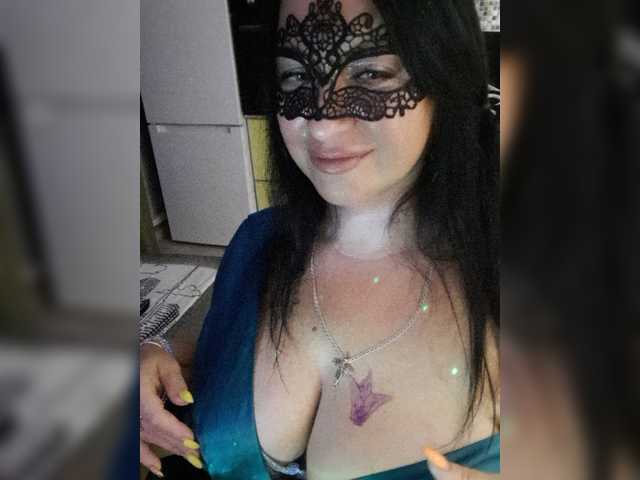 Nikoletta25 live cam on BongaCams