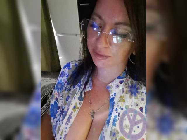Nikoletta25