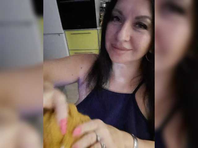 Nikoletta25 live cam on BongaCams