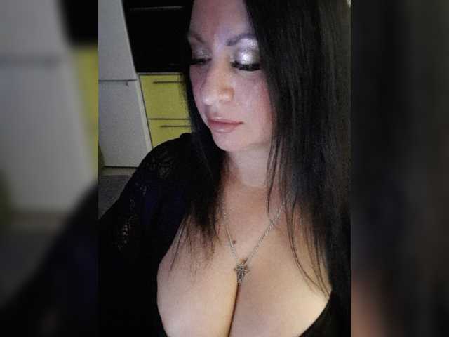 Nikoletta25