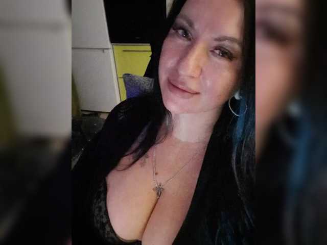 Nikoletta25