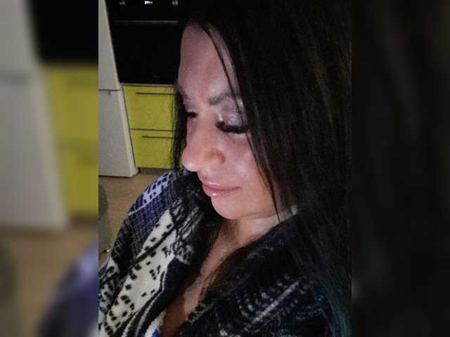 Nikoletta25, en directo ahora en BongaCams