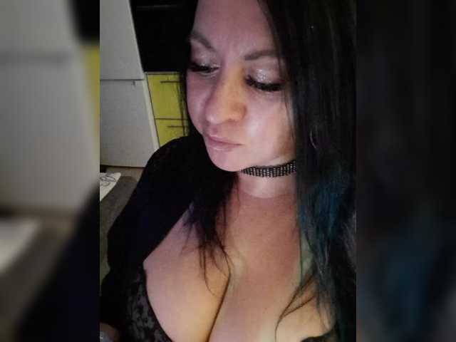 Nikoletta25