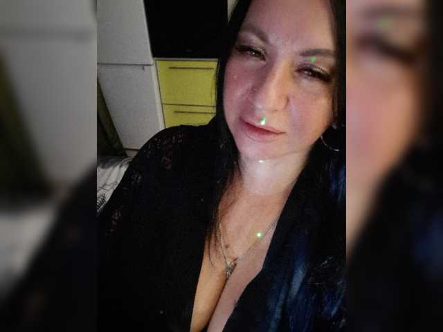 Nikoletta25