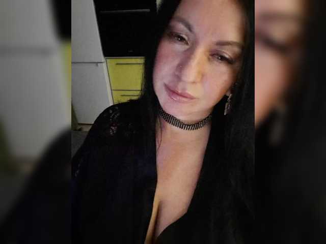 Nikoletta25 live cam on BongaCams