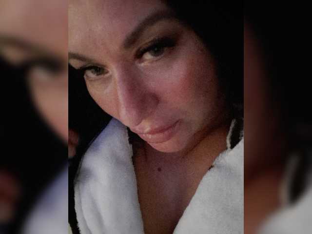 Nikoletta25 live cam on BongaCams
