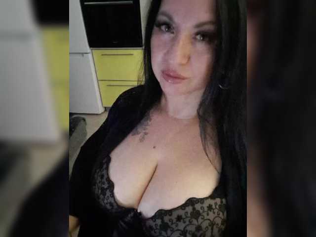 Nikoletta25, live now on BongaCams