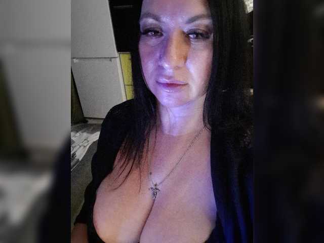 Nikoletta25