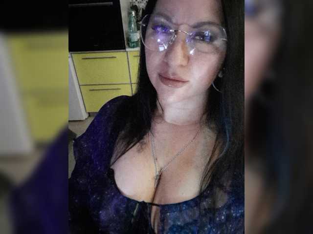 Nikoletta25 live cam on BongaCams