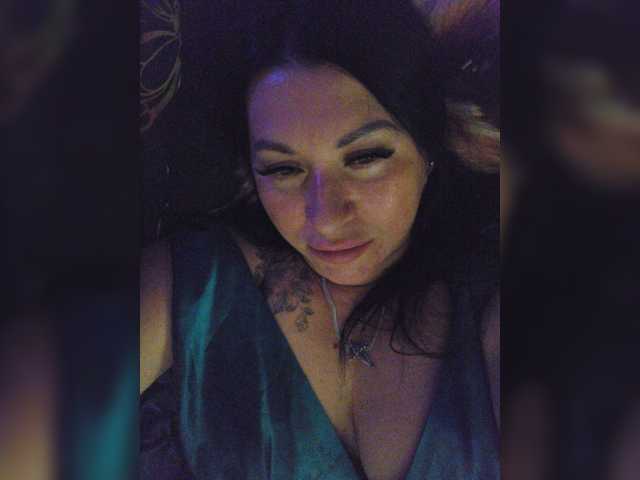 Nikoletta25