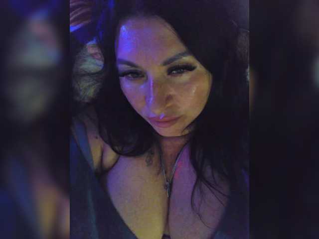 Nikoletta25