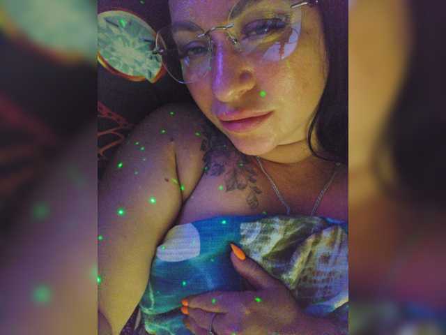Nikoletta25 live webcam show