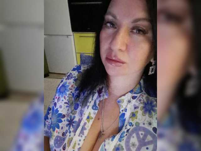 Nikoletta25 live cam on BongaCams