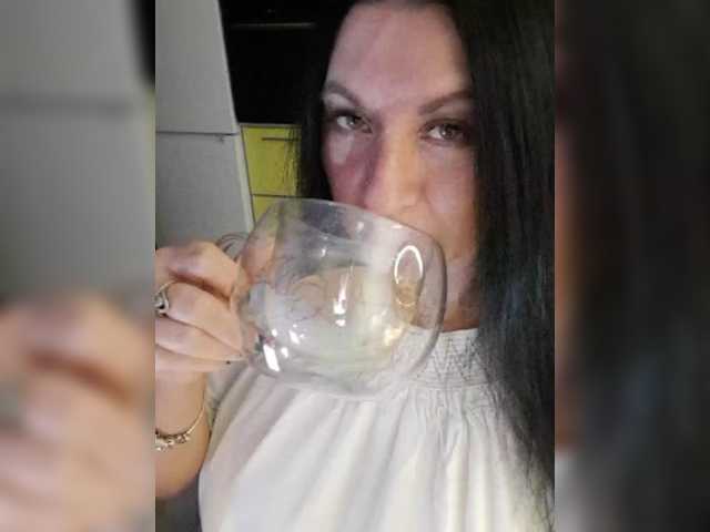 Nikoletta25