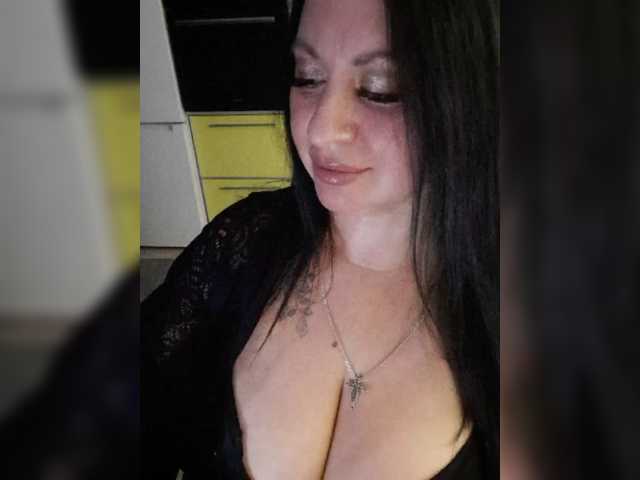 Nikoletta25 live cam preview