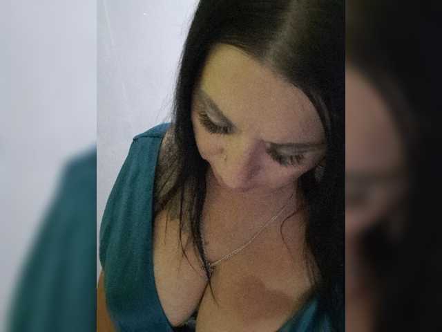 Nikoletta25 live cam on BongaCams