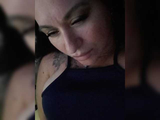 Nikoletta25 live cam on BongaCams
