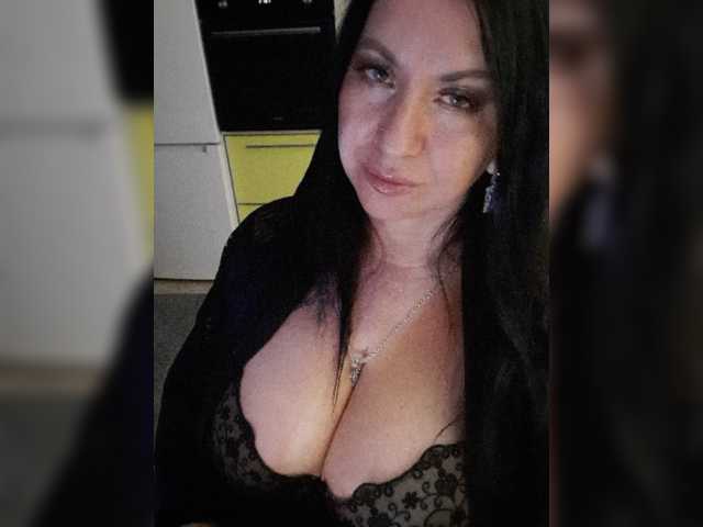 Nikoletta25 live cam on BongaCams