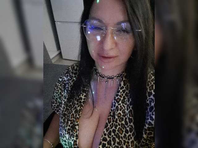 Nikoletta25 live cam on BongaCams