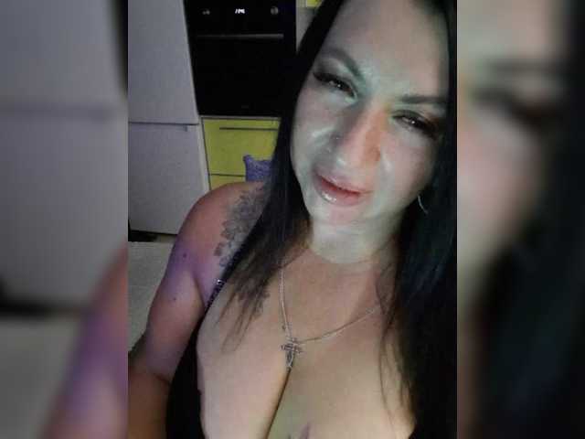 Nikoletta25 live cam on BongaCams