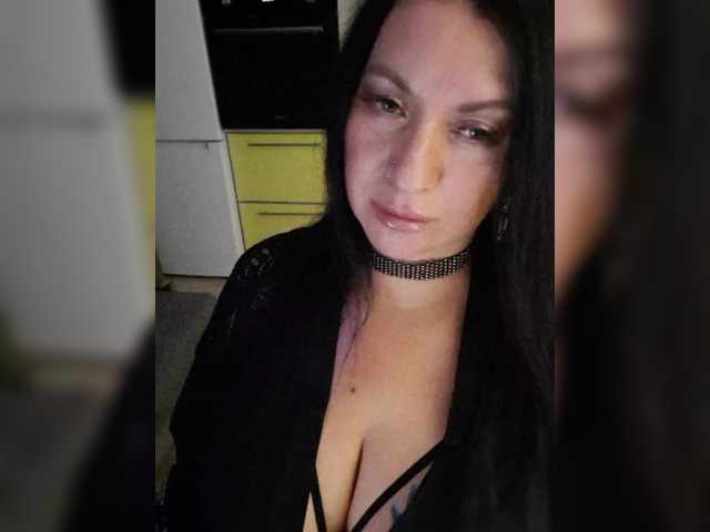 Nikoletta25