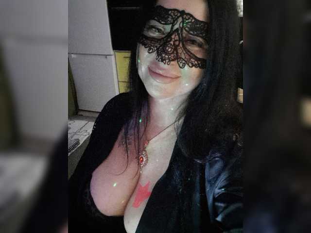 Nikoletta25 live cam on BongaCams